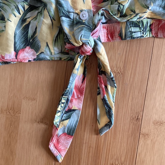 AE Hawaiian Button Down Shirt - Picture 5 of 8